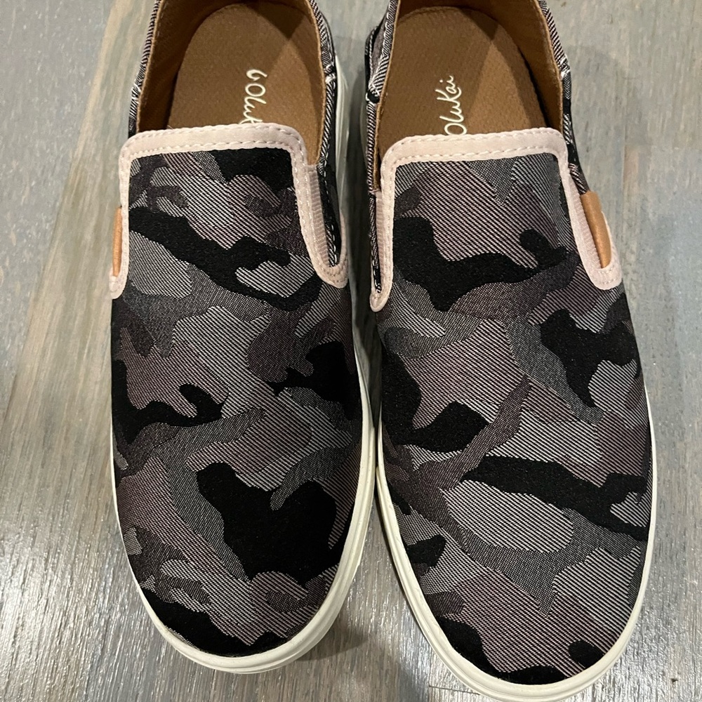 OluKai Women's Camouflage Slip-On Sneakers - Black and Gray
